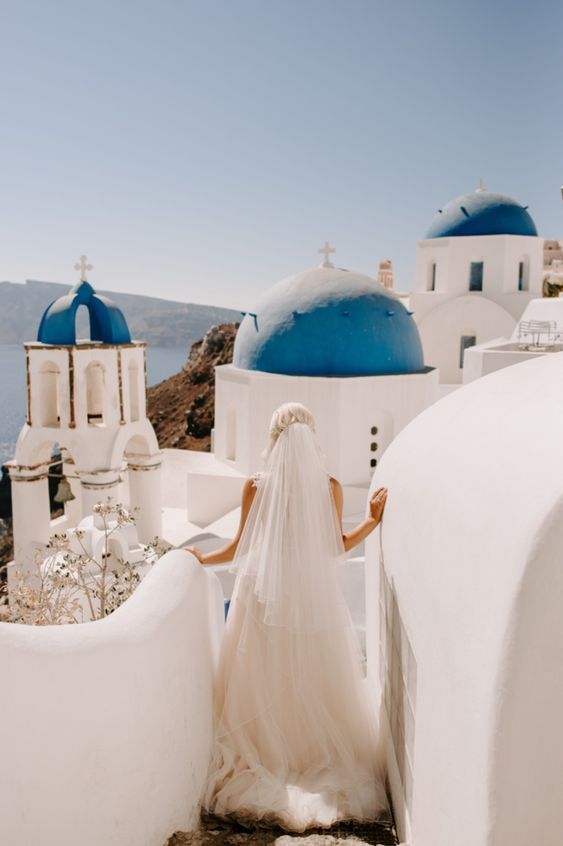 Bridal Portrait Poses: 15 Must-Know Directions for Photographers